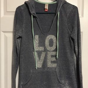 No boundaries long sleeved top with hood